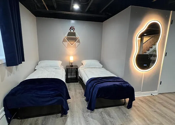 Duplex 2 - Naval Base, Six Flags, Greg Petry Sportspark - Sleep 11 Waukegan