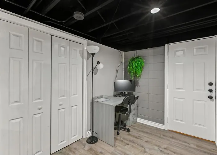 Duplex 2 - Naval Base, Six Flags, Greg Petry Sportspark - Sleep 11 Ferienhaus *