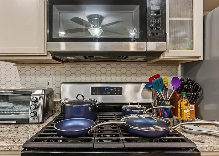 Duplex 2 - Naval Base, Six Flags, Greg Petry Sportspark - Sleep 11 Ferienhaus Waukegan