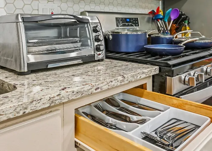 Ferienhaus Duplex 2 - Naval Base, Six Flags, Greg Petry Sportspark - Sleep 11 Waukegan